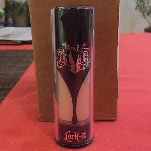 Kat Von D Lock-It Foundation Light Cool